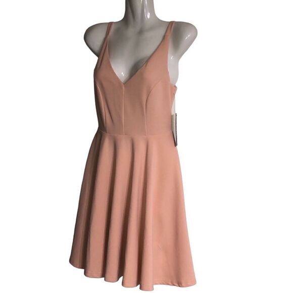 Lulus dress Size XS fit and flare back hidden zipper V-neck lined pale peach NWT - Picture 3 of 8
